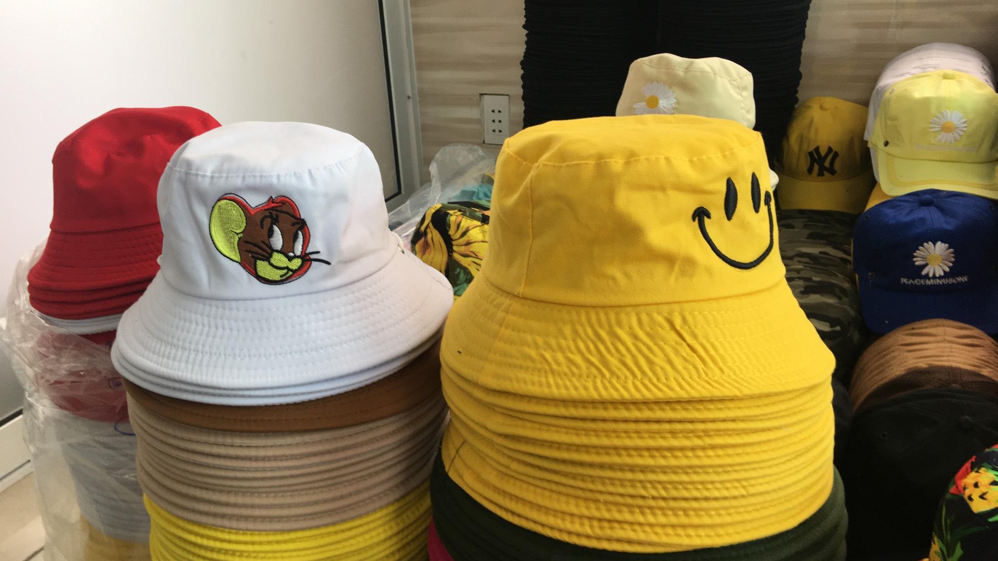 Nhận in logo lên nón kết, nón tai bèo giá rẻ tại tphcm Nhận in logo lên nón kết, nón tai bèo giá rẻ tại tphcm