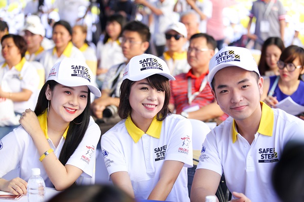 Tặng áo thun quảng cáo - Cách thú vị để quảng bá thương hiệu của bạn