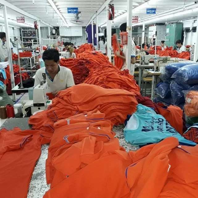 Xưởng may áo thun LIMAC - Chuyên may áo thun theo yêu cầu, giá rẻ